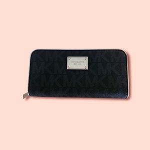 MICHAEL KORS, Black Clutch, New